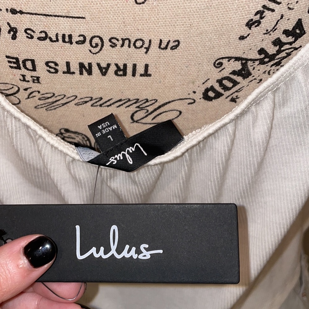 Lulu’s Size Large Top - Picture 3 of 5
